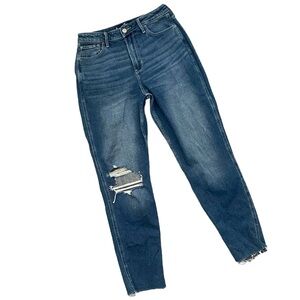 HOLLISTER Ultra‎ High Rise Mom Jean